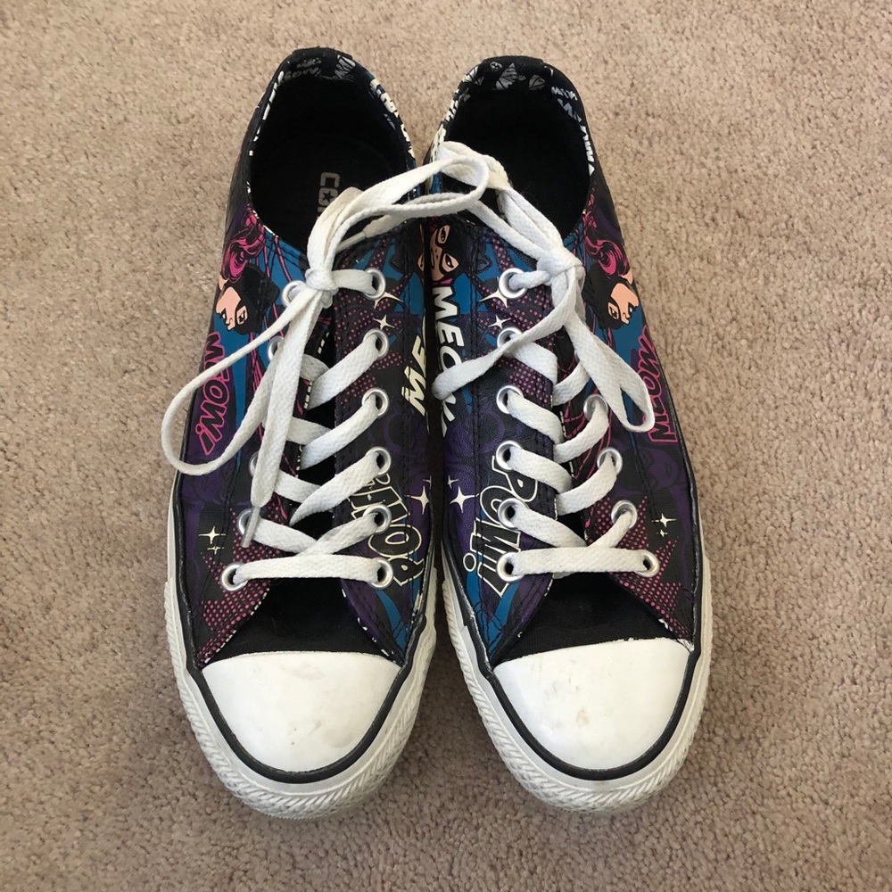 Converse Cat Women Sneakers